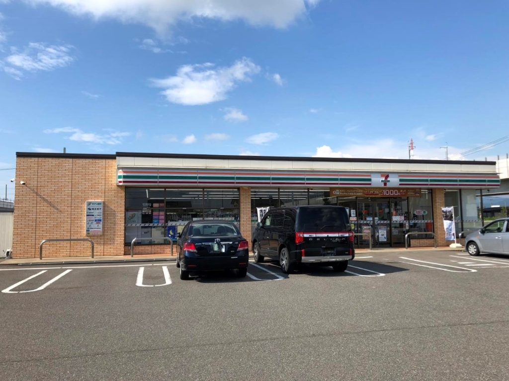 コンビニ　セブンイレブン 福井栗森町店（コンビニ）まで719m