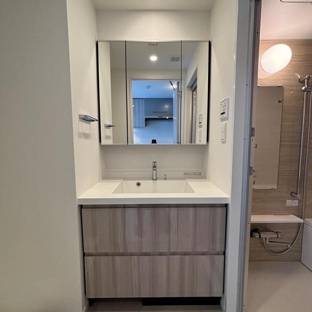 洗面設備　※写真は同タイプ住戸です。