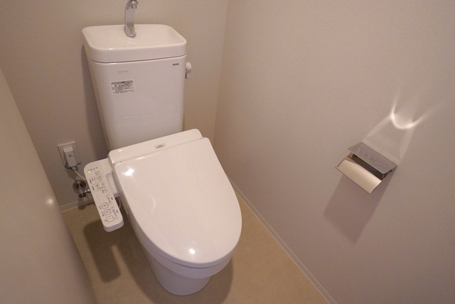 トイレ　※写真は同タイプ住戸です。