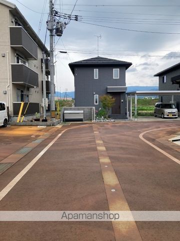 その他　前面道路（その他）まで0m