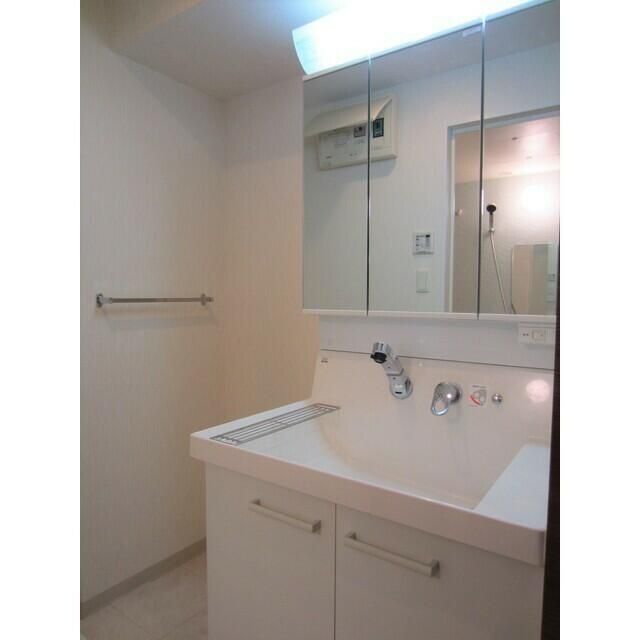 洗面設備　写真は同タイプ住居です