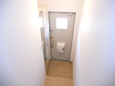 玄関　収納もある玄関です