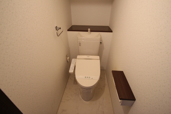 トイレ　※他号室の写真です