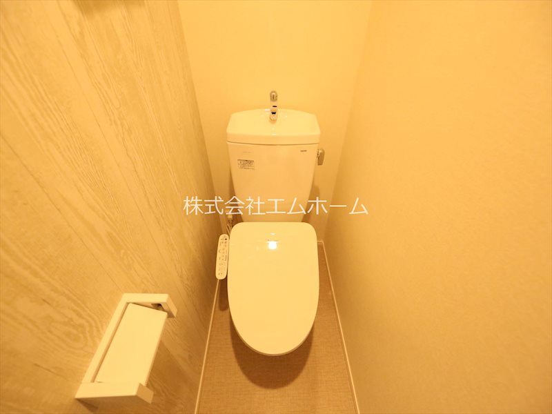 トイレ　温水洗浄暖房便座付トイレ