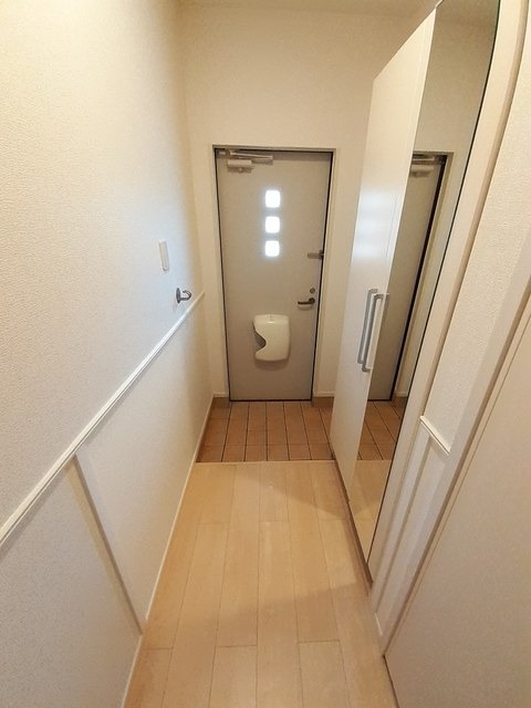 玄関　図面と現状に相違がある場合には現状を優先