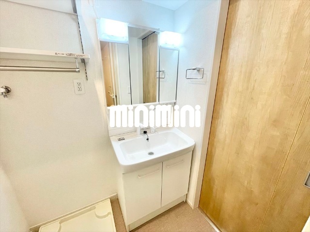 洗面設備　同一建物内１０３号室内装写真転載