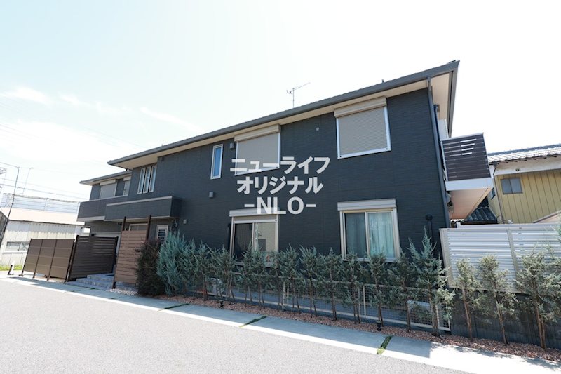 建物外観　★積水ハウス施工、軽量鉄骨構造2階建てシャーメゾン★