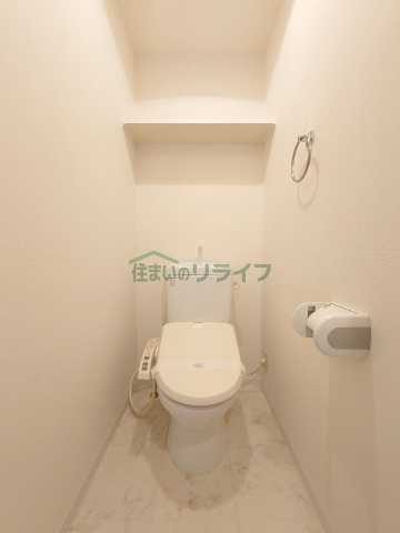 都営大江戸線 牛込神楽坂駅 徒歩3分 14階建 築24年のトイレ写真