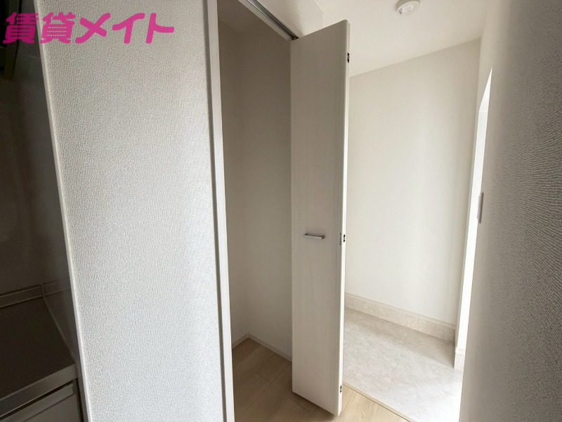 収納　同型参考写真