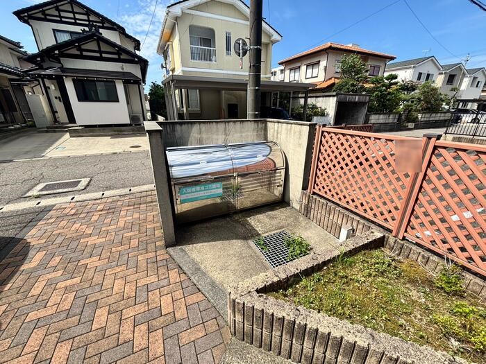 その他共有部分　ゴミステーションあります