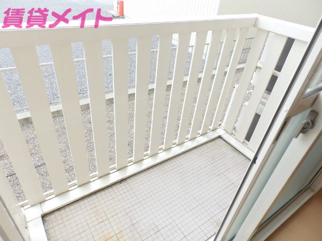 バルコニー　同物件別室画像