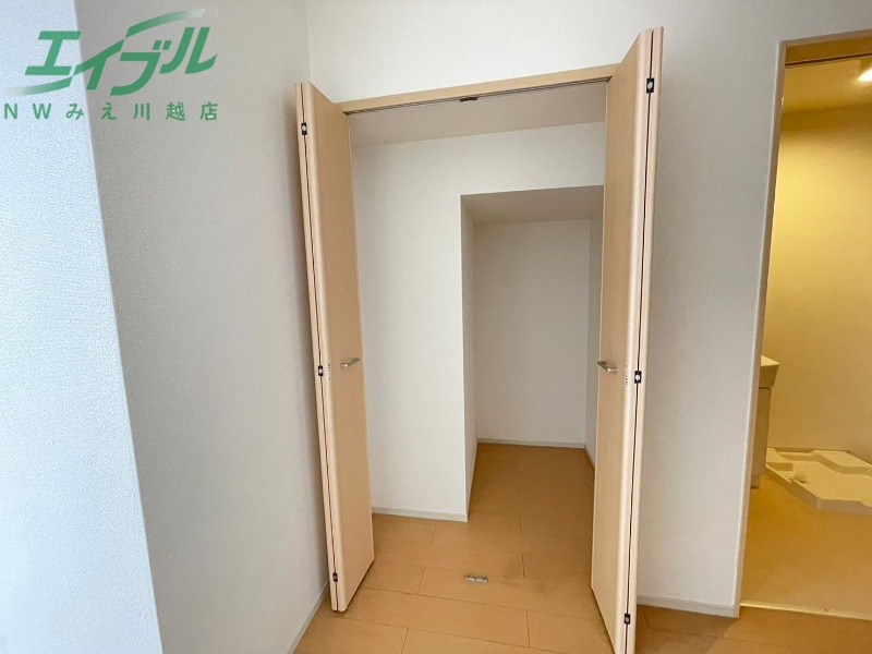 収納　同型反転タイプ画像