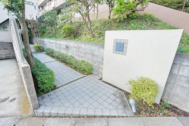東急田園都市線 鷺沼駅 徒歩9分 3階建 築23年の外観写真