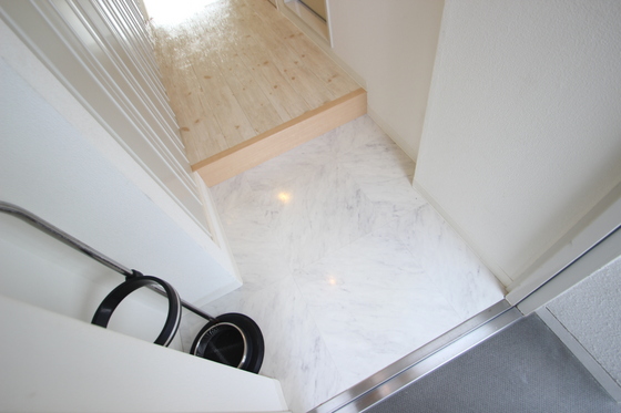 玄関　※別部屋の写真です