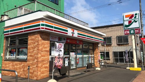 コンビニ　セブンイレブン 室蘭輪西店（コンビニ）まで695m