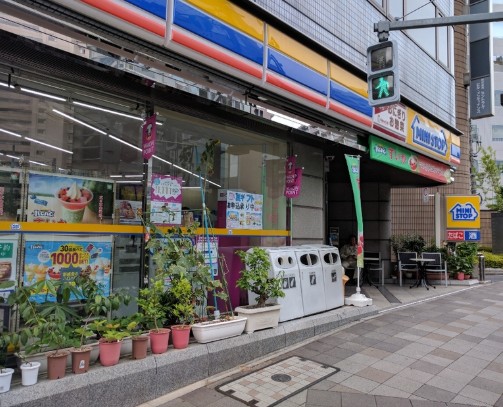 コンビニ　ミニストップ新川1丁目店（コンビニ）まで224m