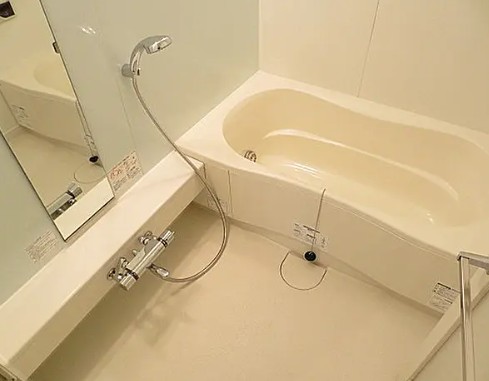 バス・シャワールーム　写真は同タイプ住居です。