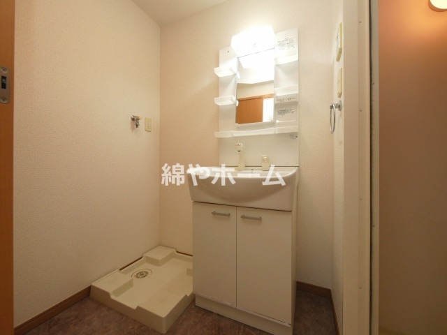 洗面設備　使いやすい洗面所です
