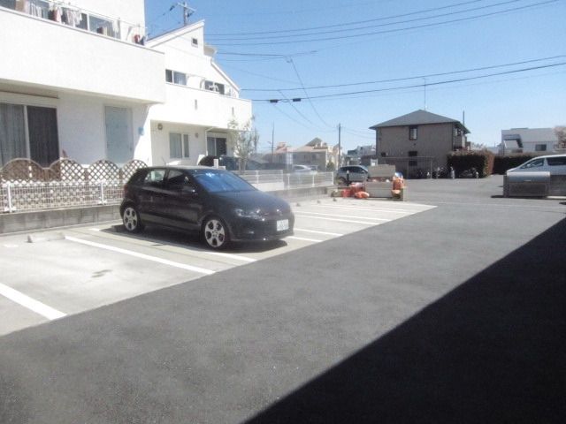 駐車場　タウンハウジング府中店まで