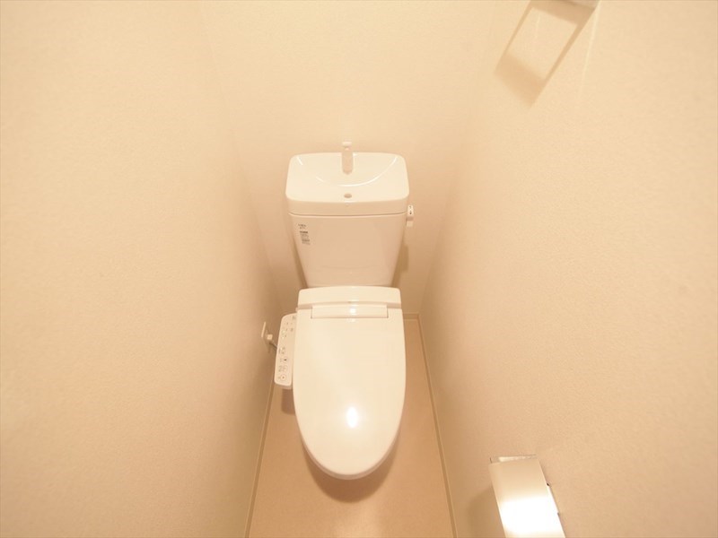 プレサンスジェネ千種内山のトイレ写真