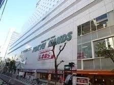 ショッピングセンター　ファッションセンターしまむら江坂駅前店（ショッピングセンター）まで534m