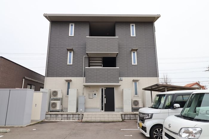 建物外観　シックなデザイン！