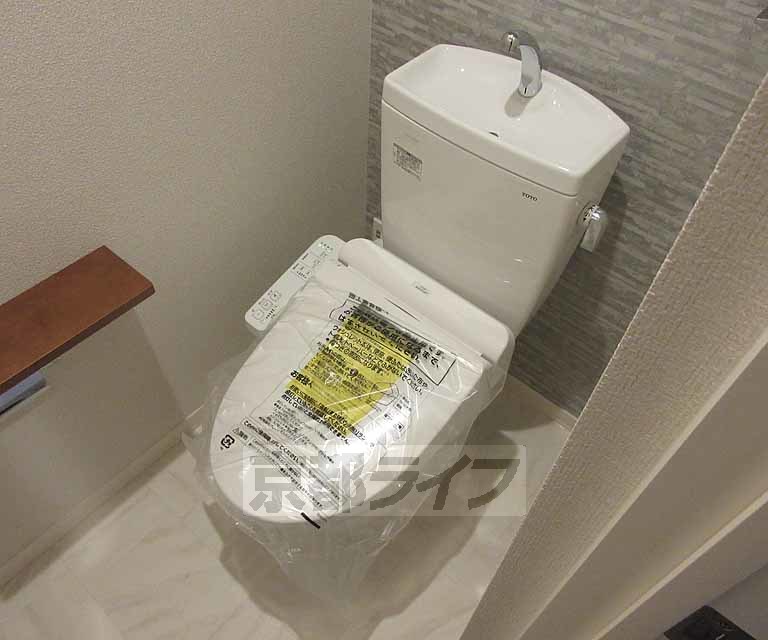 ＪＲ東海道本線 山科駅 徒歩9分 3階建 築5年のトイレ写真