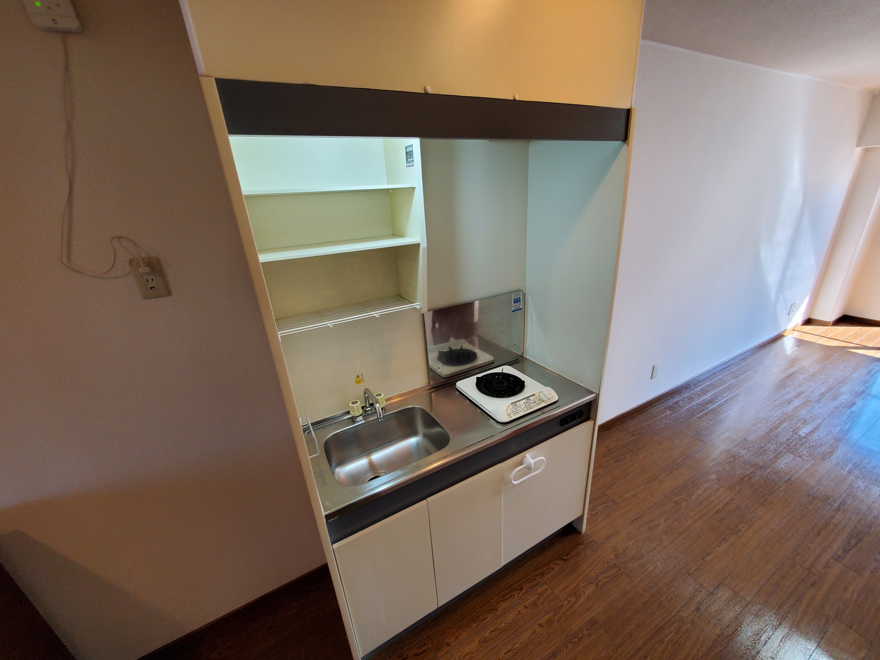 キッチン　※同建物の別のお部屋の写真です。