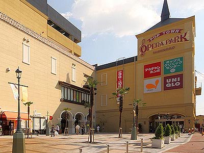 ショッピングセンター　ポップタウン住道1番館（ショッピングセンター）まで824m