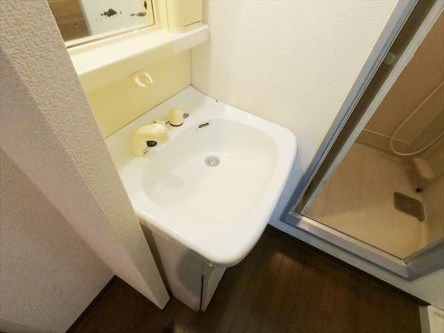 洗面設備　室内洗濯パン・独立洗面台