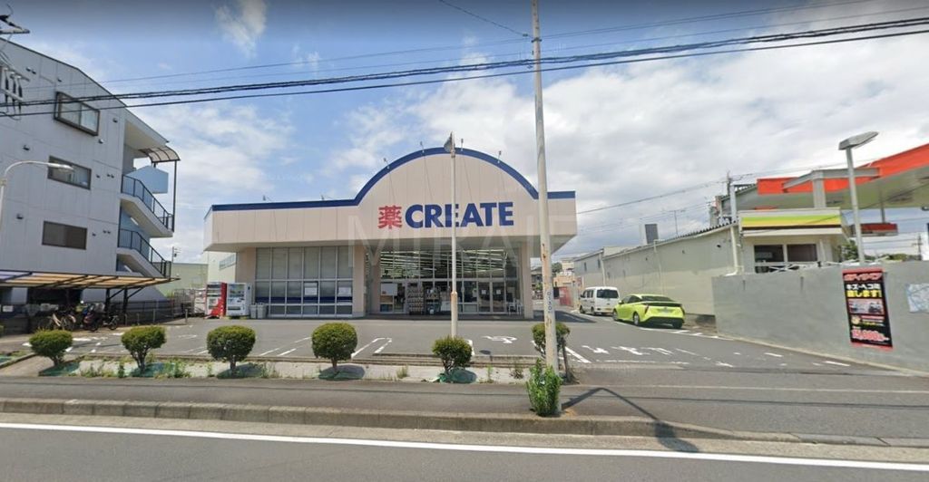 ドラックストア　クリエイトエス・ディー鵠沼神明店（ドラッグストア）まで590m