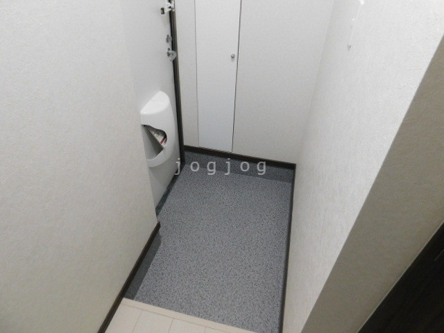 玄関　ゆったりとした玄関です。
