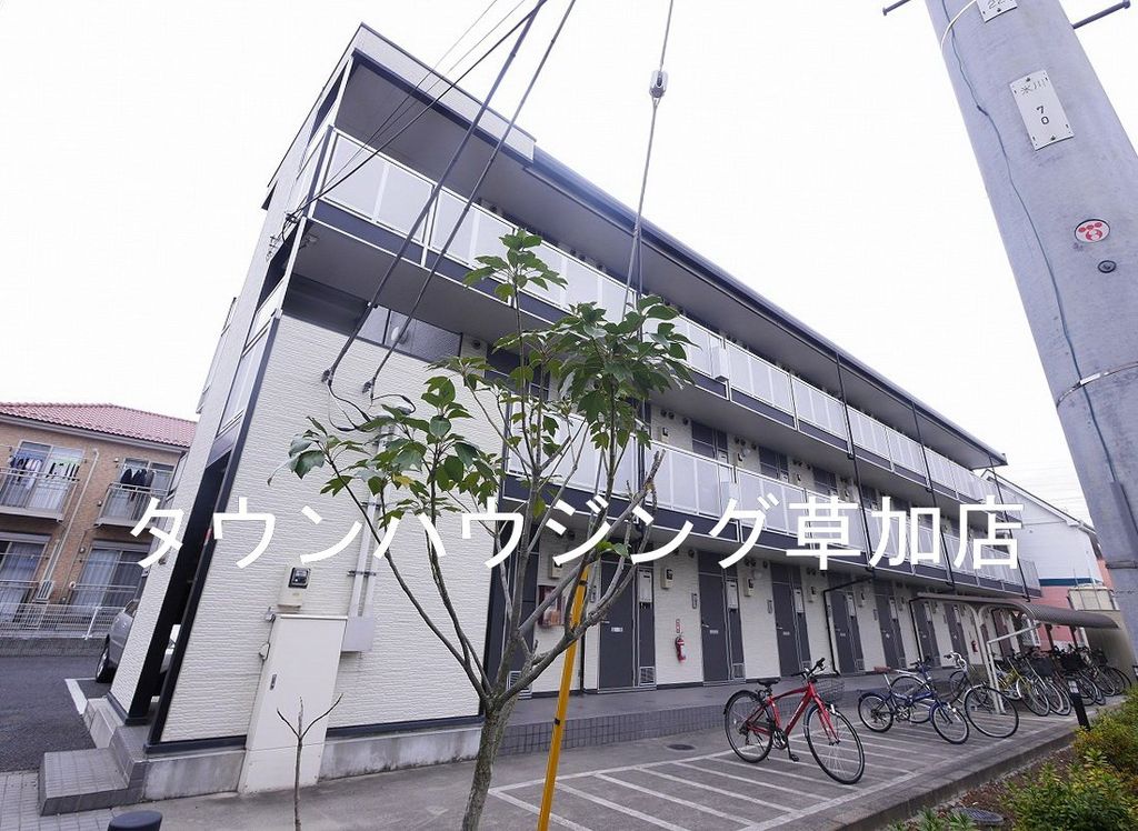レオパレスNEW GREENIIの外観写真