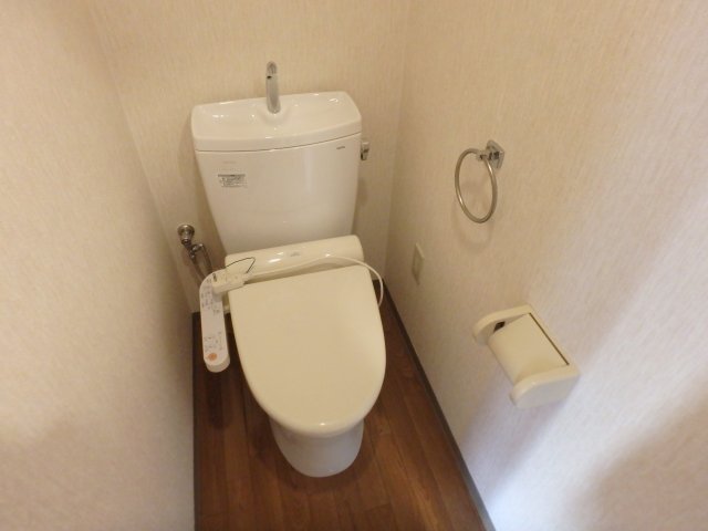 トイレ　落ち着いたトイレです