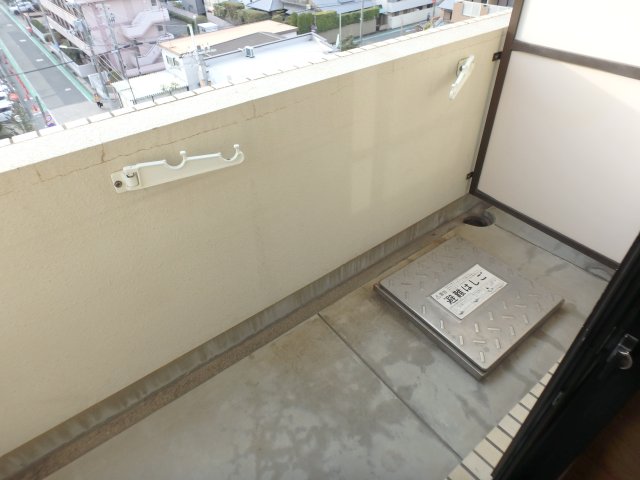 バルコニー　陽当たり良好なバルコニーです