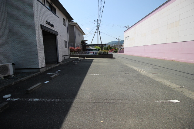 駐車場　平置き駐車場