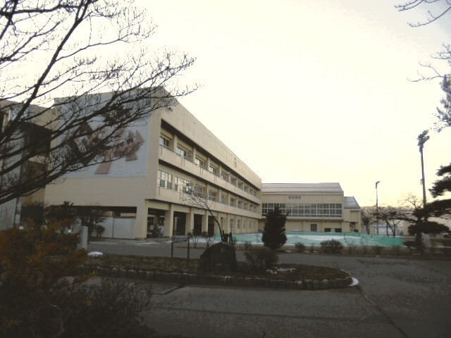 中学校　塩尻市立塩尻中学校（中学校）まで1257m