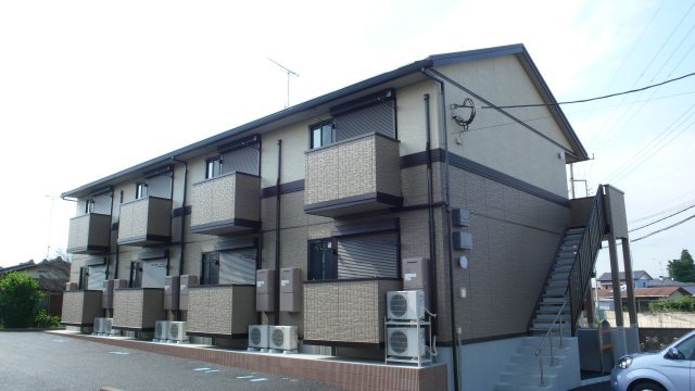 建物外観　南向きで日当たり良好　インターネット無料