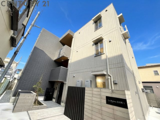 建物外観　モニター付きインターホンで安心です♪