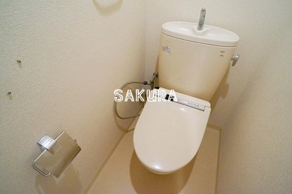 トイレ　嬉しい温水洗浄便座♪