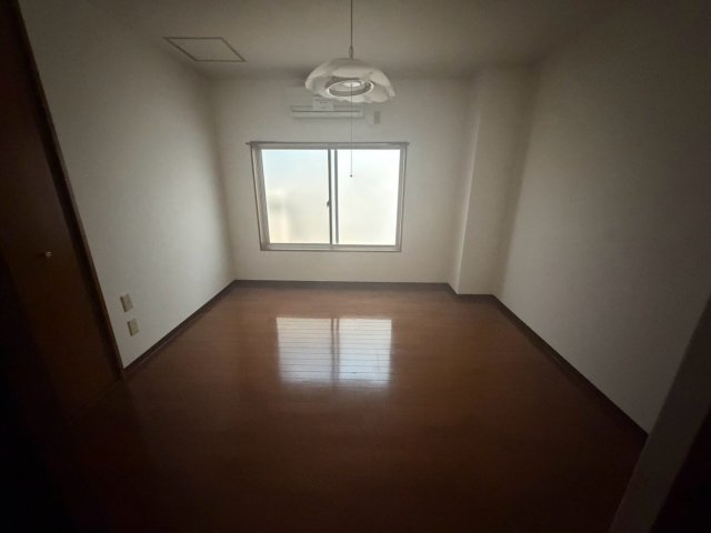 峰住吉ハイツの居間写真