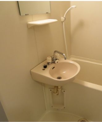 洗面設備　写真は別部屋のものになります