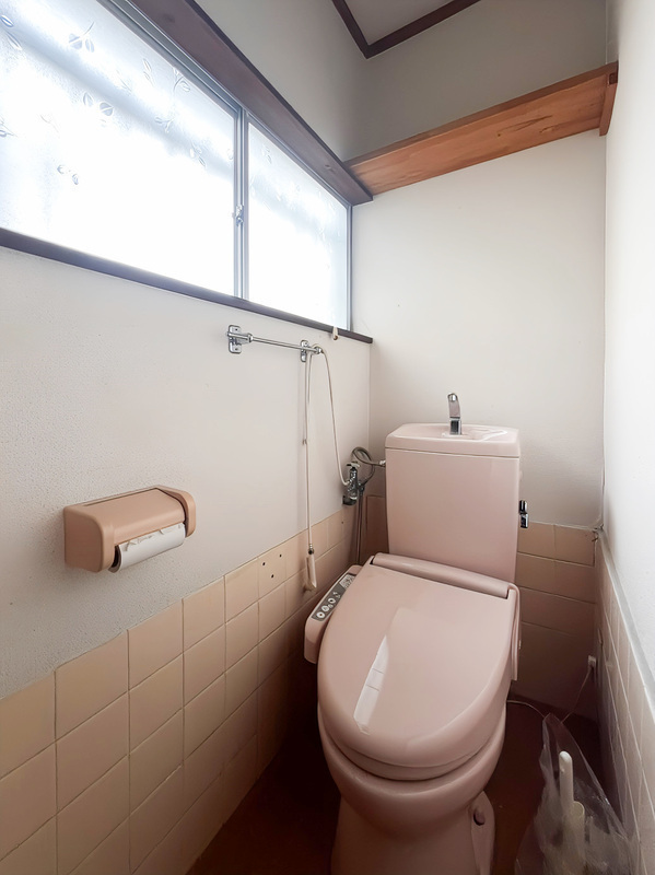 ＪＲ和歌山線 岩出駅 徒歩32分 2階建 築53年のトイレ写真