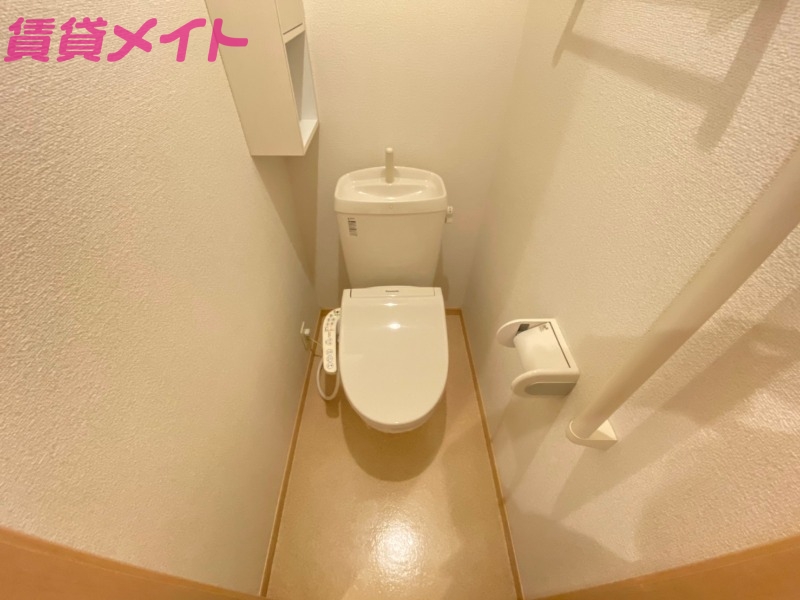 トイレ　同型参考写真