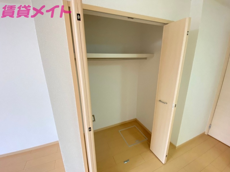 収納　同型参考写真