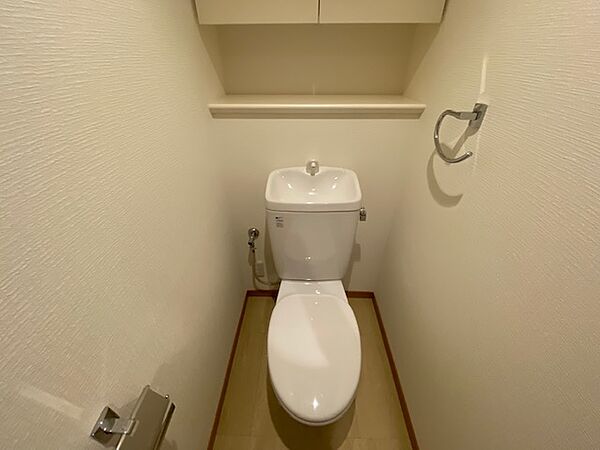 トイレ　別タイプ部屋　参考写真です
