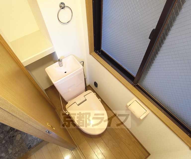 トイレ　嬉しいウォシュレット付き！