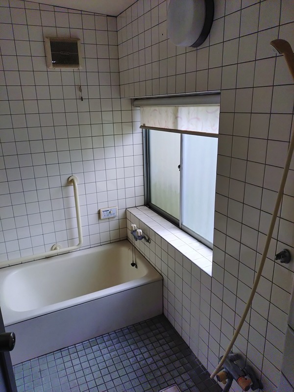 成塚町戸建の風呂写真