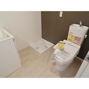 トイレ　(施工途中写真)