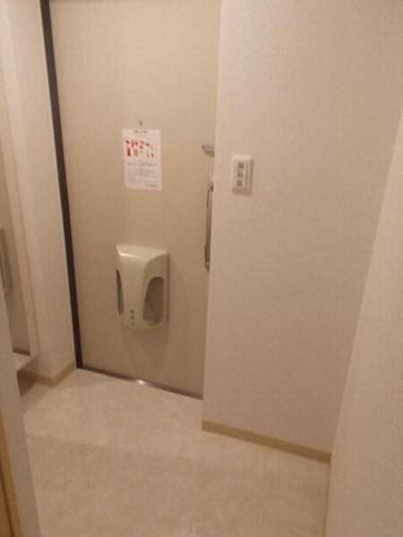 イーストコート北6条の玄関写真